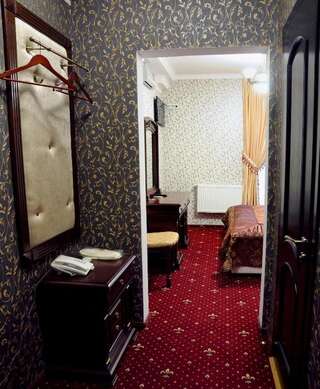 Отели типа «постель и завтрак» Garden Hall Тернополь Стандартный двухместный номер с 1 кроватью или 2 отдельными кроватями-4