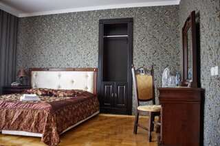 Отели типа «постель и завтрак» Garden Hall Тернополь Стандартный двухместный номер с 1 кроватью или 2 отдельными кроватями-10