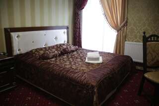 Отели типа «постель и завтрак» Garden Hall Тернополь Стандартный двухместный номер с 1 кроватью или 2 отдельными кроватями-16